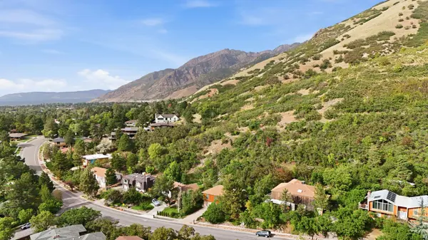 8705 S KINGS HILL DR, Cottonwood Heights, UT 84121