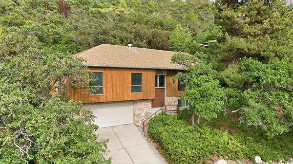 8705 S KINGS HILL DR, Cottonwood Heights, UT 84121