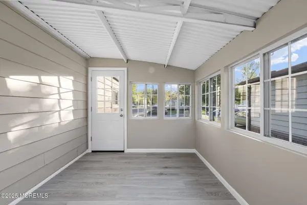 13 Deerbrook Boulevard, North Brunswick, NJ 08902