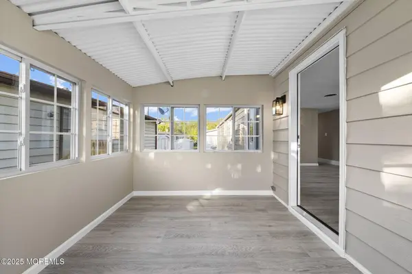 13 Deerbrook Boulevard, North Brunswick, NJ 08902