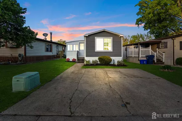 13 Deerbrook BLVD, North Brunswick, NJ 08902