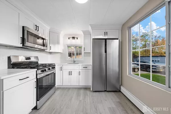 13 Deerbrook BLVD, North Brunswick, NJ 08902