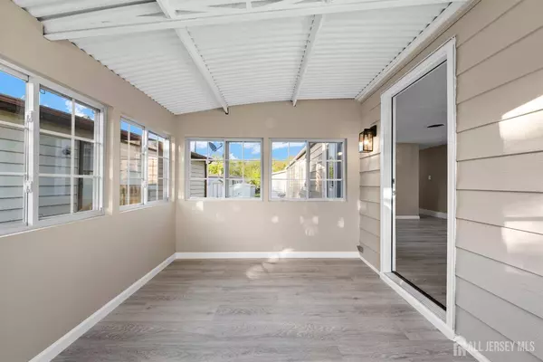 13 Deerbrook BLVD, North Brunswick, NJ 08902