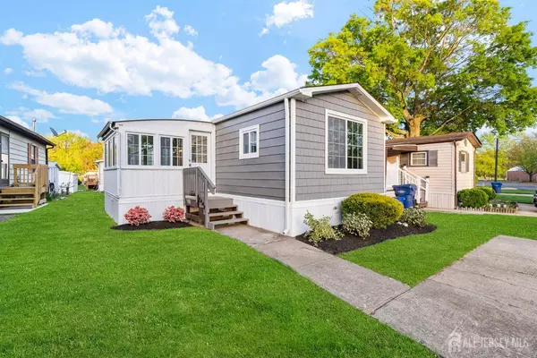 13 Deerbrook BLVD, North Brunswick, NJ 08902