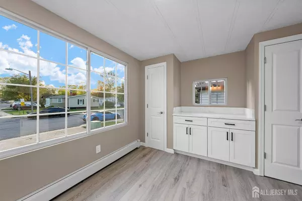 13 Deerbrook BLVD, North Brunswick, NJ 08902