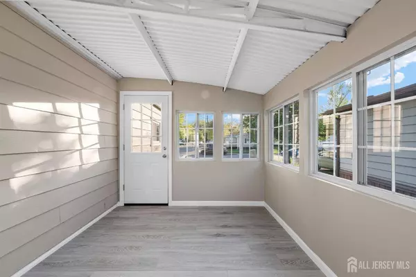 13 Deerbrook BLVD, North Brunswick, NJ 08902