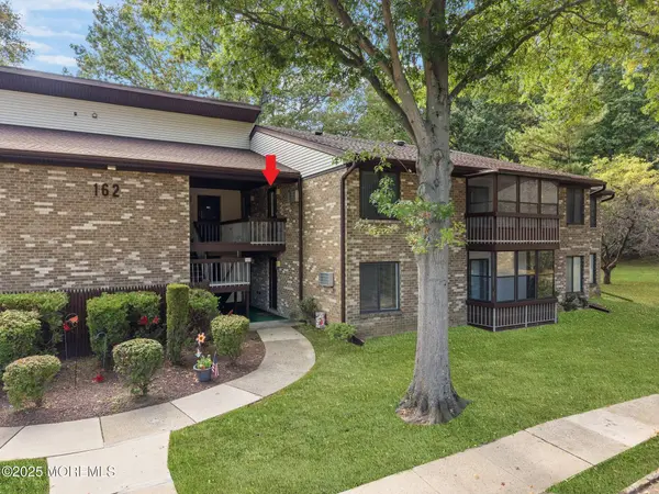 162 Cross Slope Court #K, Manalapan, NJ 07726