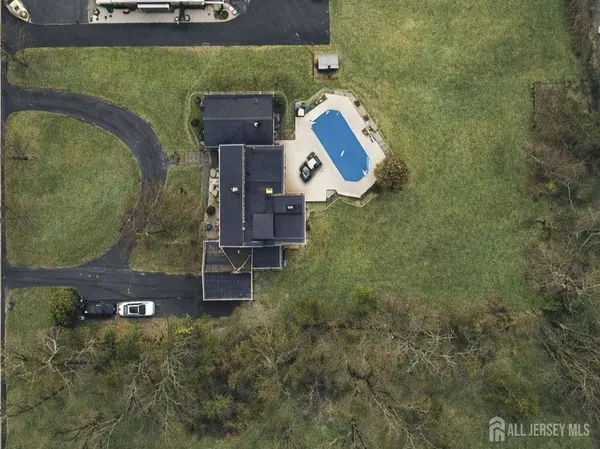 402 Main ST, Manalapan, NJ 07726