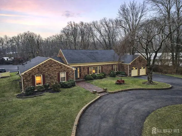 402 Main ST, Manalapan, NJ 07726