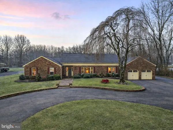 402 MAIN ST, Manalapan, NJ 07726