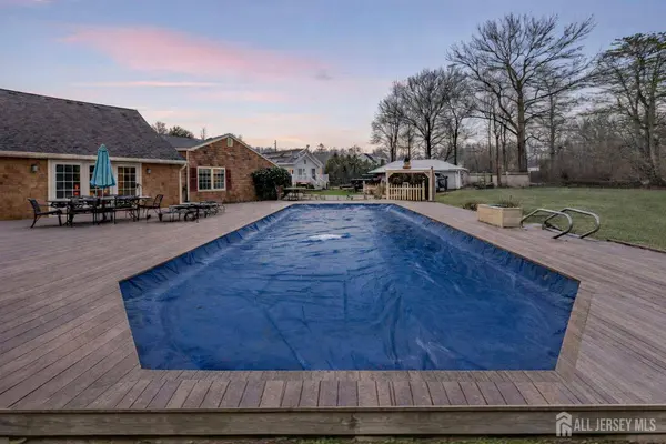 402 Main ST, Manalapan, NJ 07726