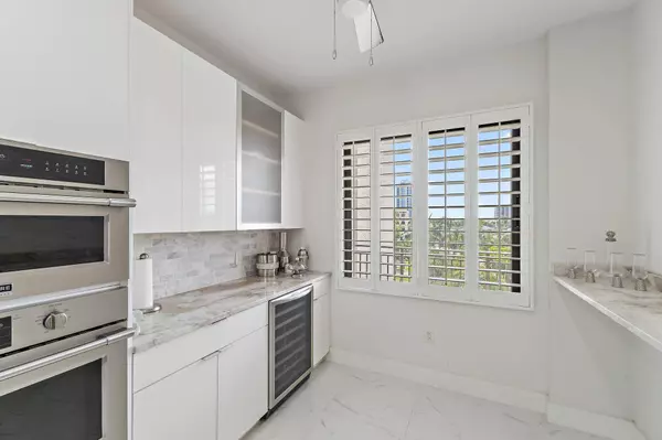 370 Golfview RD 403, North Palm Beach, FL 33408