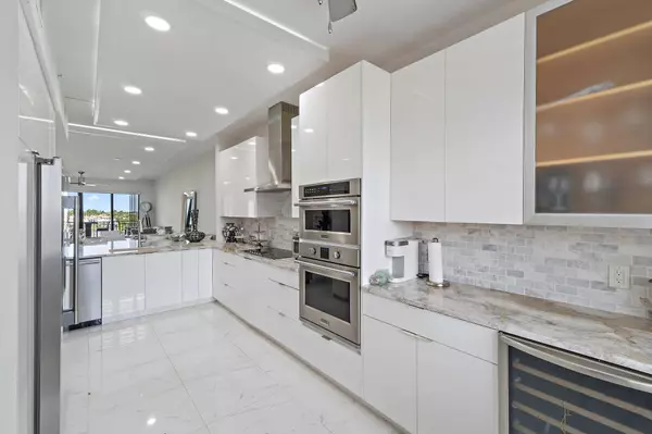 370 Golfview RD 403, North Palm Beach, FL 33408