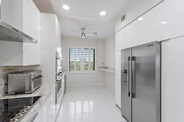 370 Golfview RD 403, North Palm Beach, FL 33408