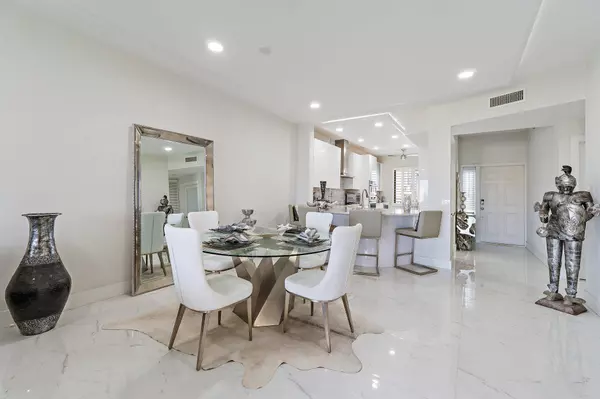 370 Golfview RD 403, North Palm Beach, FL 33408