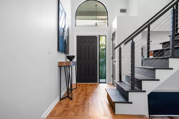 463 Coral Cove DR, Juno Beach, FL 33408