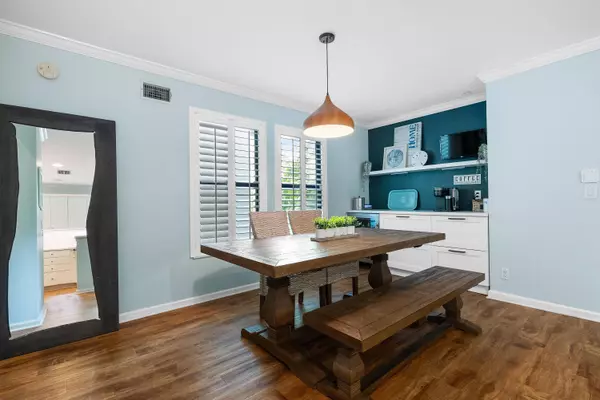 463 Coral Cove DR, Juno Beach, FL 33408