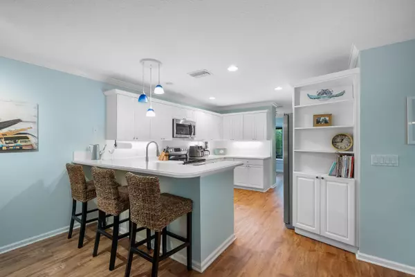 463 Coral Cove DR, Juno Beach, FL 33408