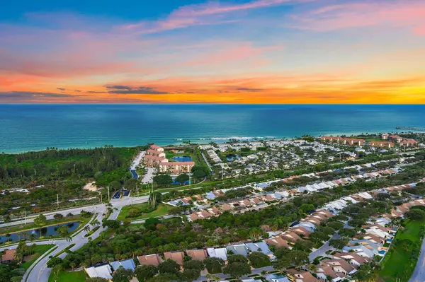 104 Sand Pine DR, Jupiter, FL 33477