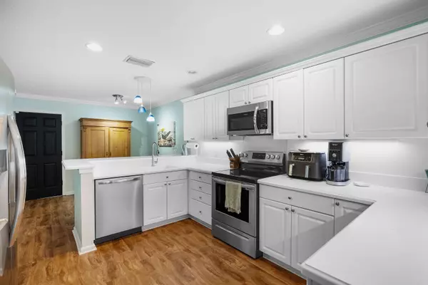 463 Coral Cove DR, Juno Beach, FL 33408