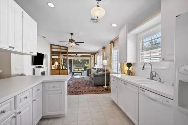 8016 SE Peppercorn CT, Hobe Sound, FL 33455