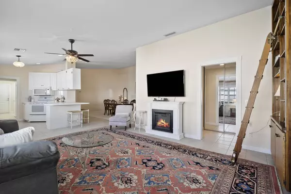 8016 SE Peppercorn CT, Hobe Sound, FL 33455