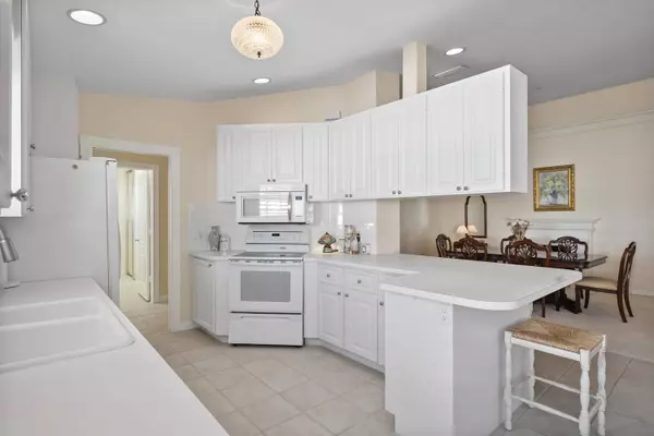 8016 SE Peppercorn CT, Hobe Sound, FL 33455