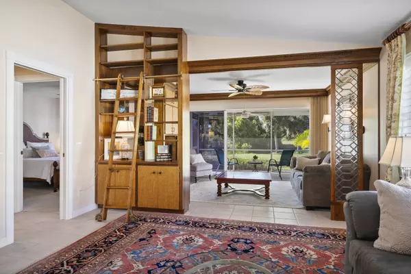 8016 SE Peppercorn CT, Hobe Sound, FL 33455