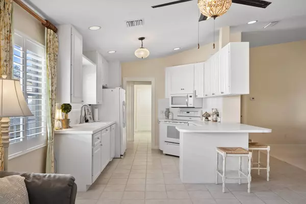 8016 SE Peppercorn CT, Hobe Sound, FL 33455