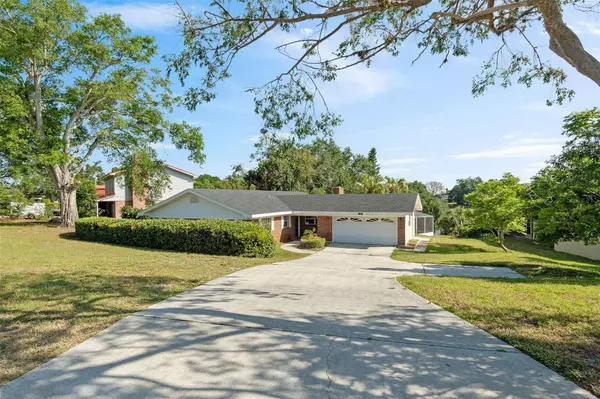 102 LAKE RING DR, Winter Haven, FL 33884