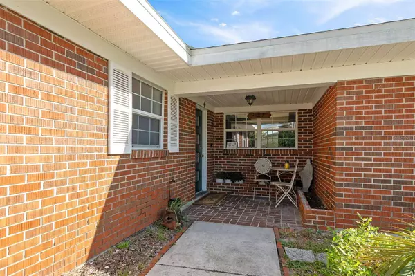 102 LAKE RING DR, Winter Haven, FL 33884