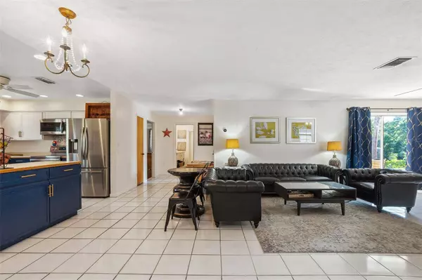 102 LAKE RING DR, Winter Haven, FL 33884