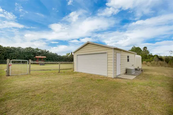 12647 SWEET HILL RD, Polk City, FL 33868