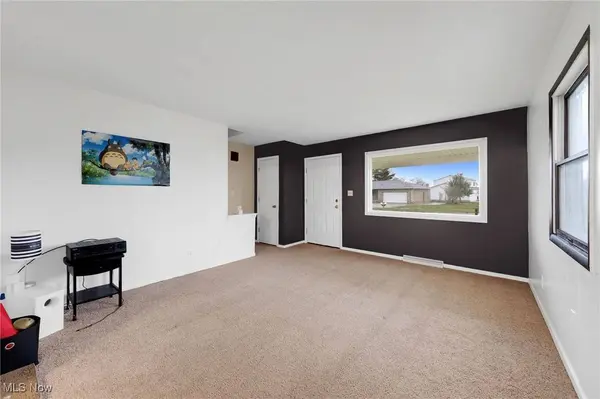 156 Northpark DR, Wadsworth, OH 44281