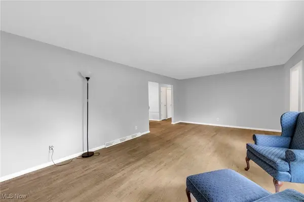 25409 Briarwood DR, Columbia Station, OH 44028