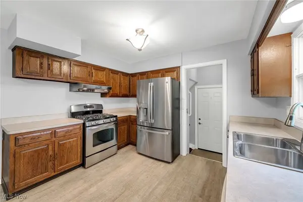 25409 Briarwood DR, Columbia Station, OH 44028