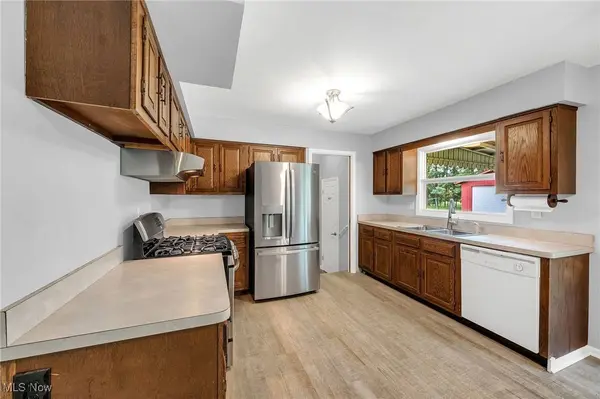 25409 Briarwood DR, Columbia Station, OH 44028