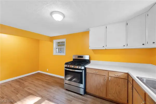 141 N Avon AVE, Wadsworth, OH 44281