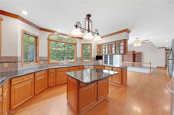 4035 Evergreen LN, Richfield, OH 44286