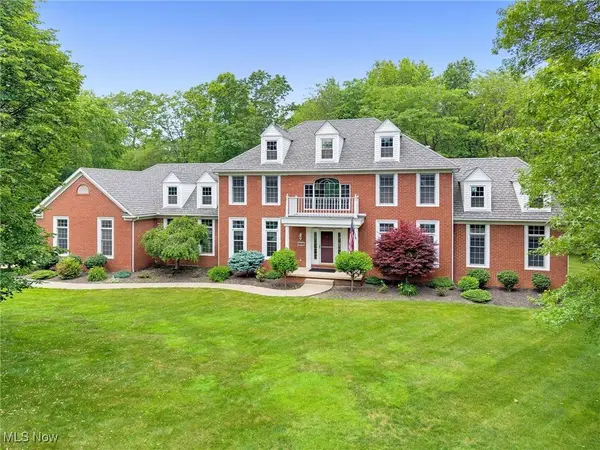 4035 Evergreen LN, Richfield, OH 44286