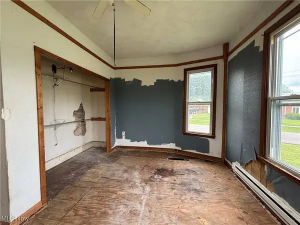 37 N Railroad ST, Greenwich, OH 44837