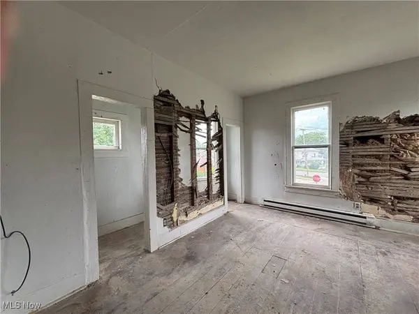 37 N Railroad ST, Greenwich, OH 44837