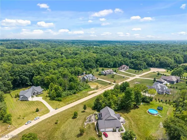 1819 Winding Willow DR, Valley City, OH 44280