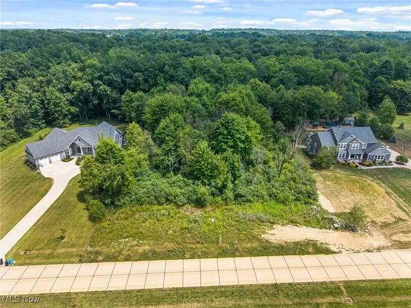 1819 Winding Willow DR, Valley City, OH 44280