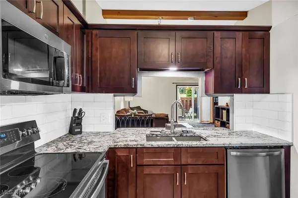 650 Sturbridge DR, Medina, OH 44256