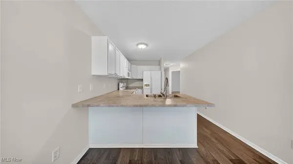 6441 Forest Park DR, North Ridgeville, OH 44039