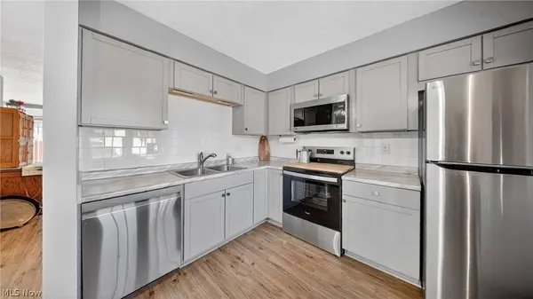 5236 Creekside BLVD, Brunswick Hills, OH 44212