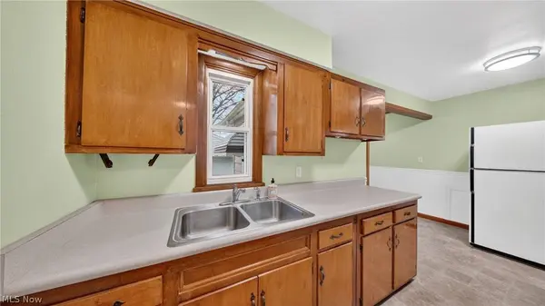 16504 Shelby DR, Brook Park, OH 44142