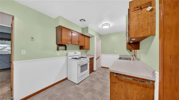 16504 Shelby DR, Brook Park, OH 44142