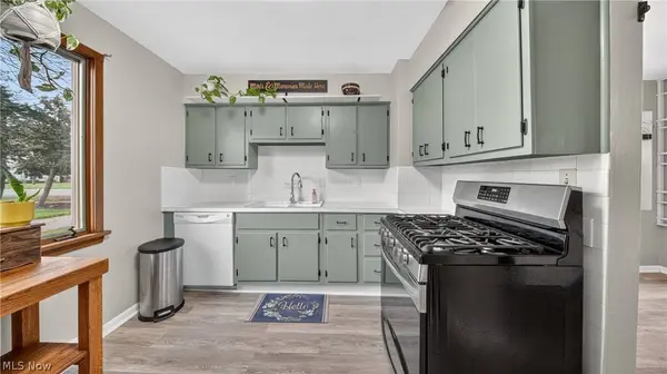 6162 Engle RD, Brook Park, OH 44142